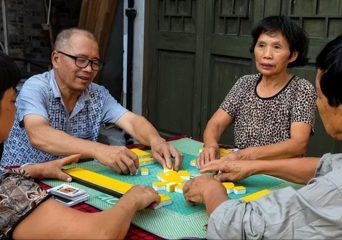 房卡必备教程“乐酷副厅房卡如何购买”获取房卡教程-哔哩哔哩 房卡必备教程“乐酷副厅房卡如何购买”获取房卡教程-哔哩哔哩