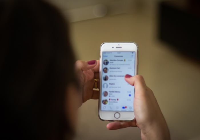 房卡必备教程“微信金花房卡哪里买”详细房卡使用教程